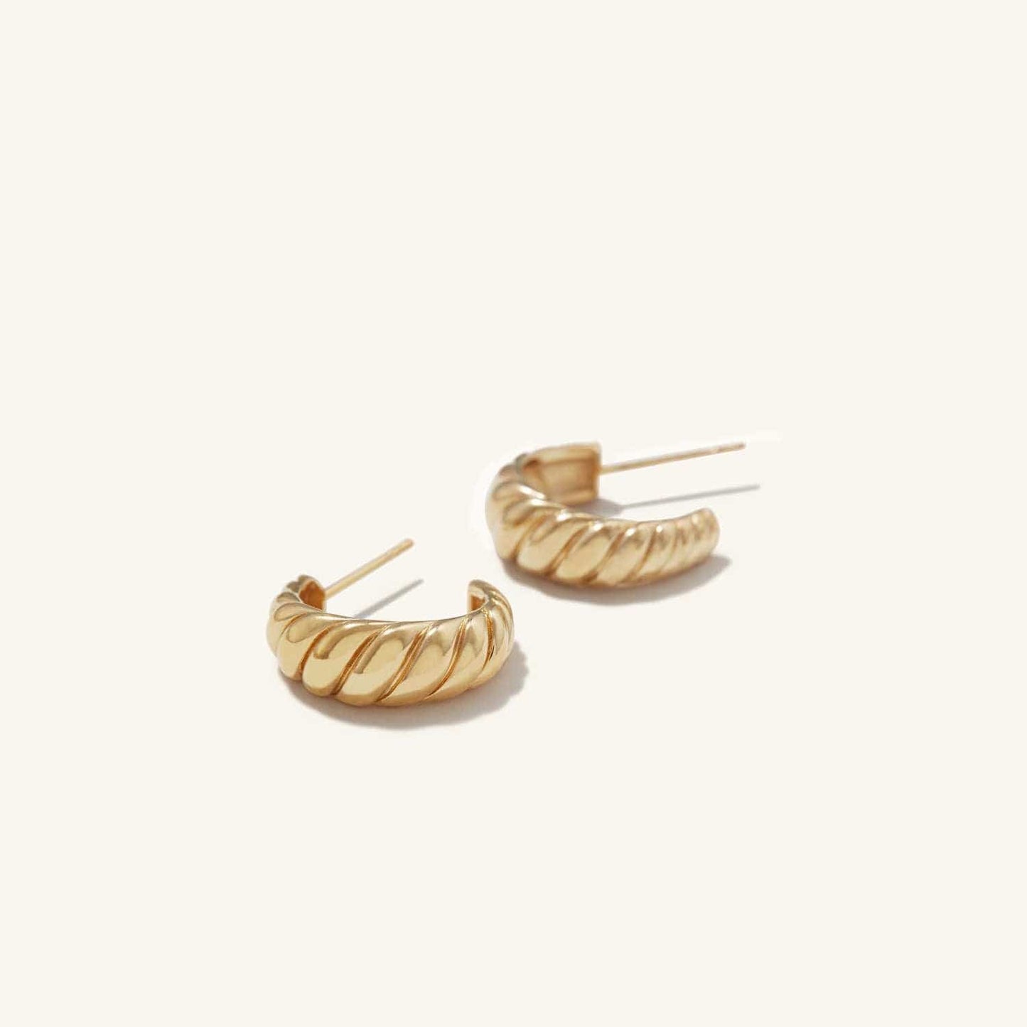 Wholesale Hot Selling New Design Twisted Loop 18K Gold Plated Stainless Steel Ear Studs