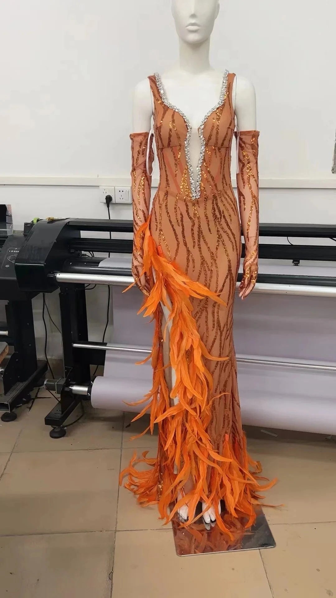 XS / Orange New Design Ladies Orange Elegant Runway Dress Feathers Beading Sexy Maxi Evening Dresses