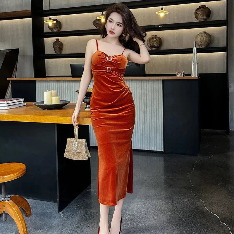 ZYHT 21039 Diamond Buckle Spaghetti Straps Casual Corset Party Dress Backless Sexy Velvet Slip Fishtail Dress